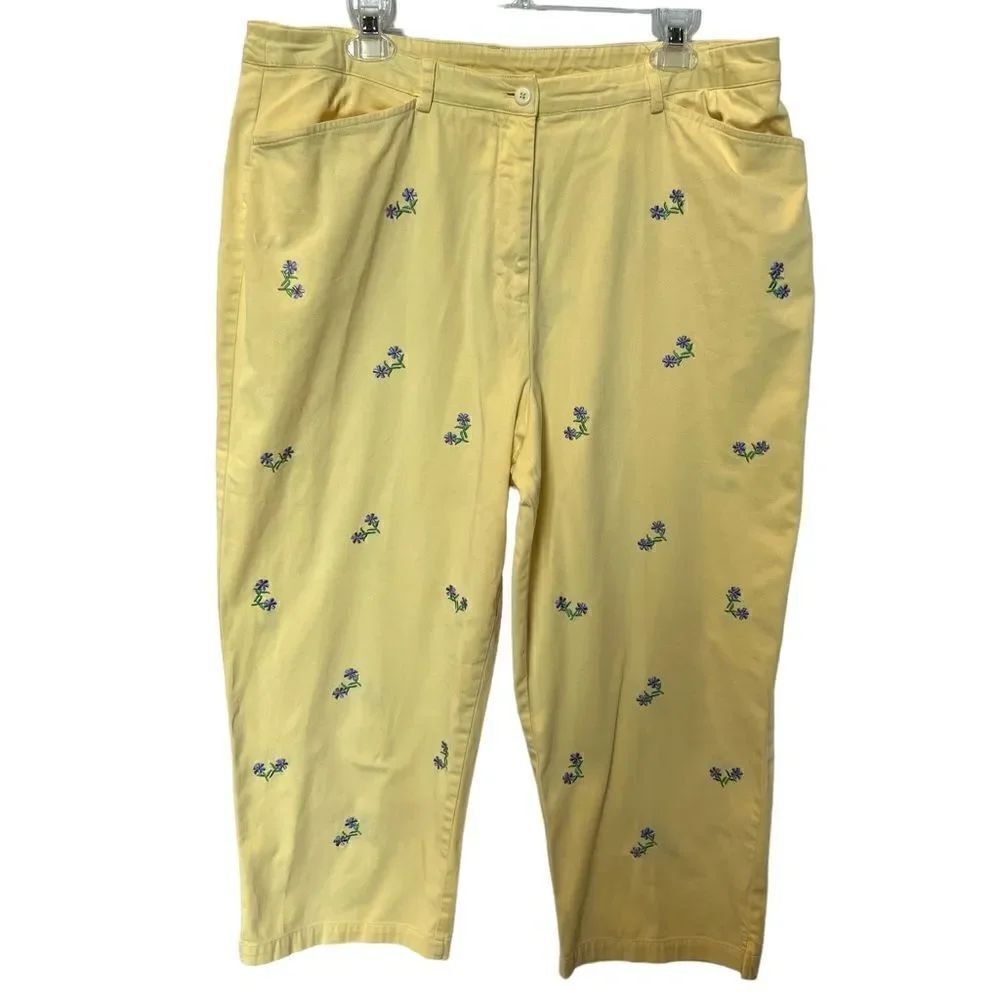 Appleseed's Women's Cotton Capris Size 16 Yellow w embroidered small flowers